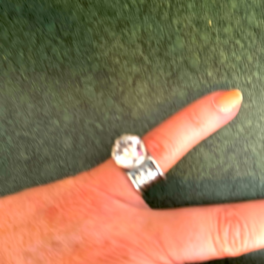 Ladies Silpada Queen for a day ring